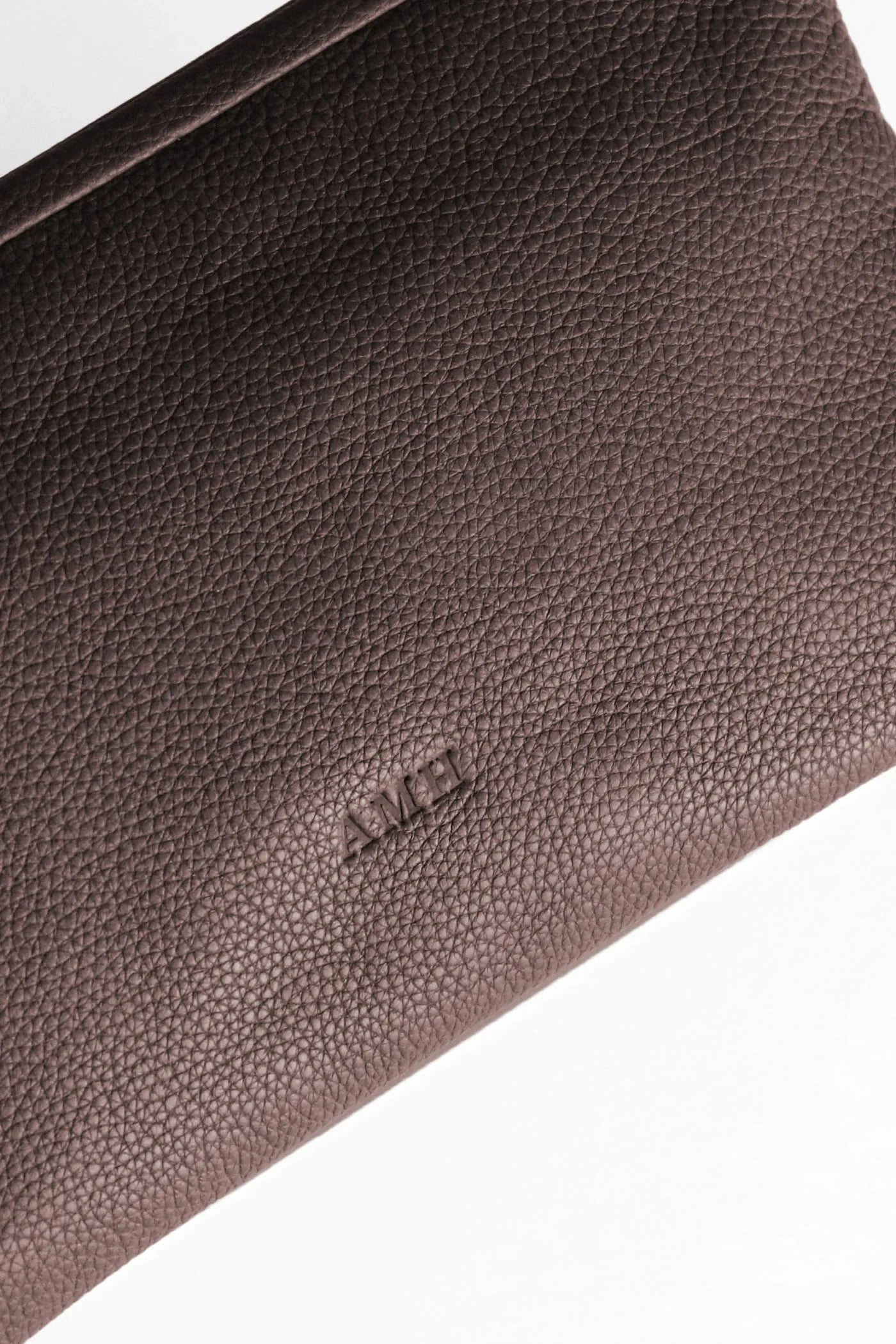 #colour_chestnut brown